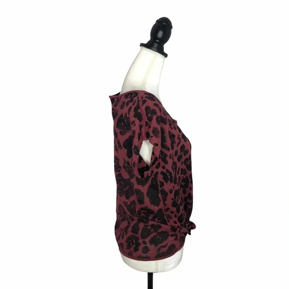 JOHN + JENN Linen Blend Cheetah Animal Print Casual Basic Staple T Shirt - Picture 3 of 7